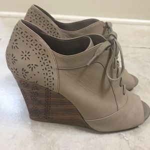 Gianni Bini wedge heels